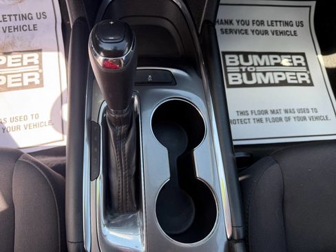 Used 2017 Chevrolet Malibu LT FWD image 23