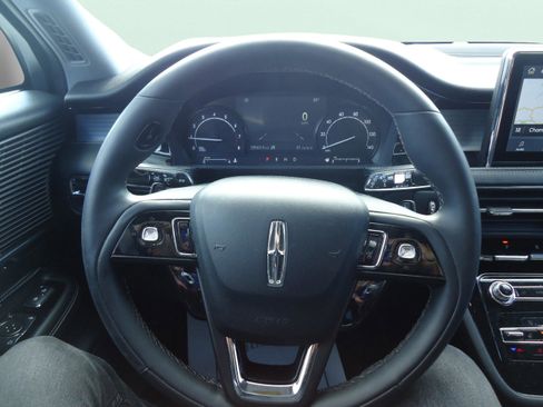 Used 2022 Lincoln Corsair AWD w/ Equipment Group 101A image 12