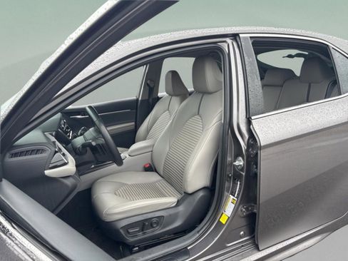 Used 2023 Toyota Camry SE image 27