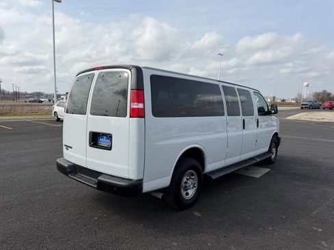 Used 2022 Chevrolet Express 3500 LS image 5