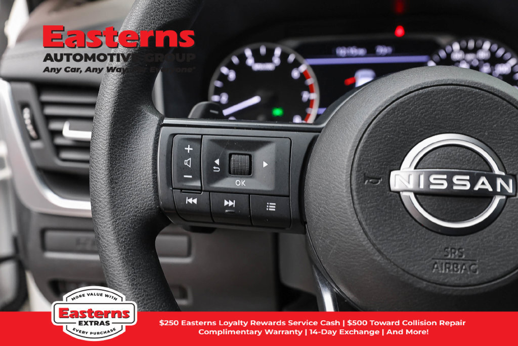 Used 2023 Nissan Rogue S AWD/4WD image 16