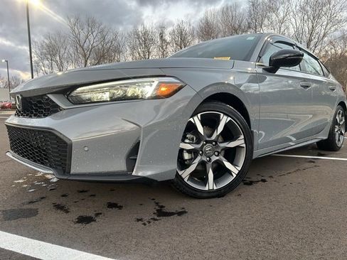 Certified 2025 Honda Civic Sport Touring image 9