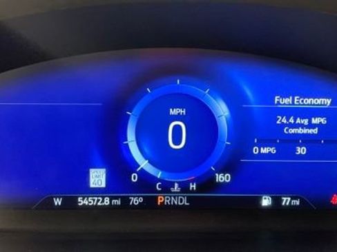 Used 2022 Ford Explorer Platinum w/ Technology Package AWD/4WD image 26