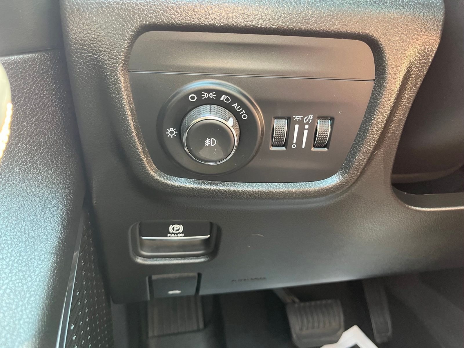 Certified 2024 Jeep Grand Cherokee Summit AWD/4WD image 14