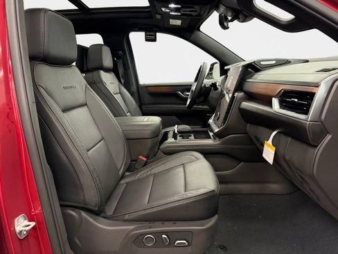New 2026 GMC Yukon XL Denali w/ Denali Reserve Package image 13