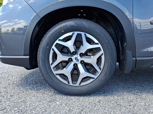 Used 2020 Subaru Forester Premium AWD/4WD image 9