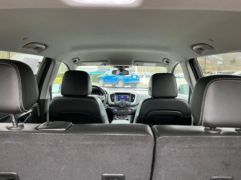 Used 2024 GMC Terrain SLT AWD/4WD image 28