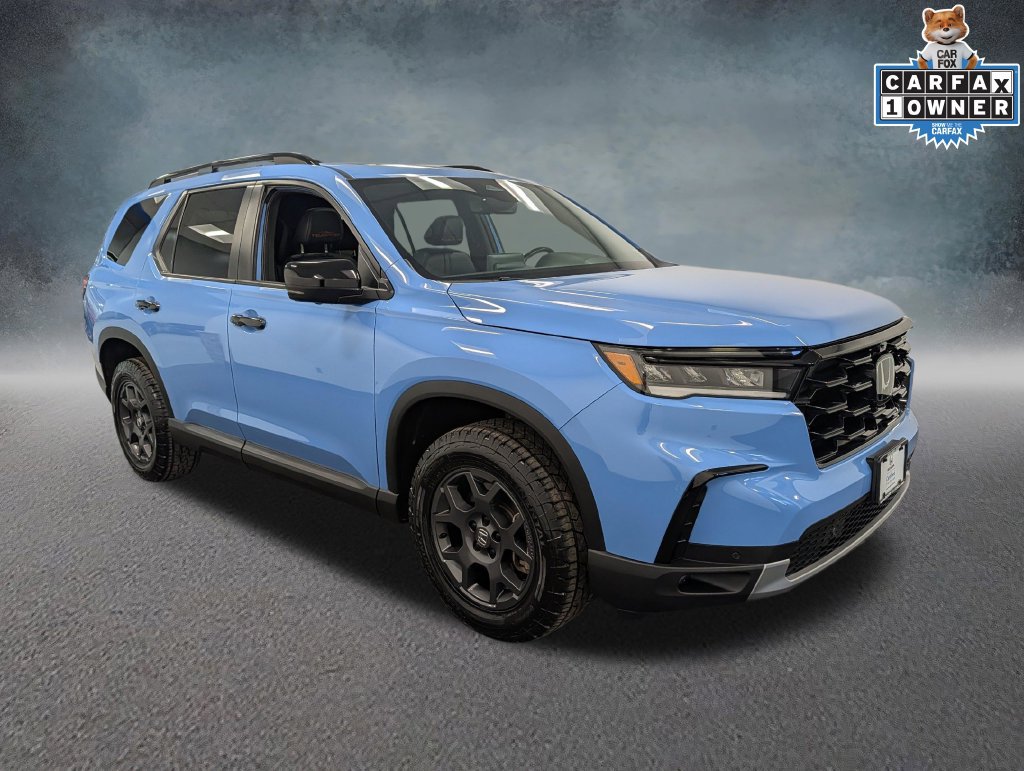 Certified 2025 Honda Pilot TrailSport image 3