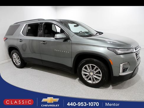 Used 2023 Chevrolet Traverse LT FWD image 1