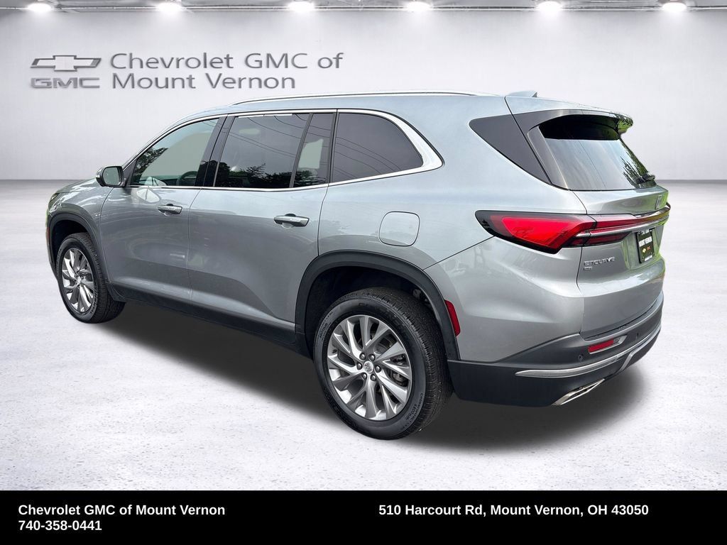 Used 2025 Buick Enclave Preferred AWD/4WD image 3