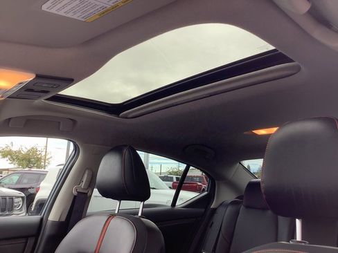 Used 2025 Nissan Sentra SR w/ SR Premium Package image 21