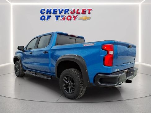 Used 2024 Chevrolet Silverado 1500 LT Trail Boss w/ Convenience Package II AWD/4WD image 7