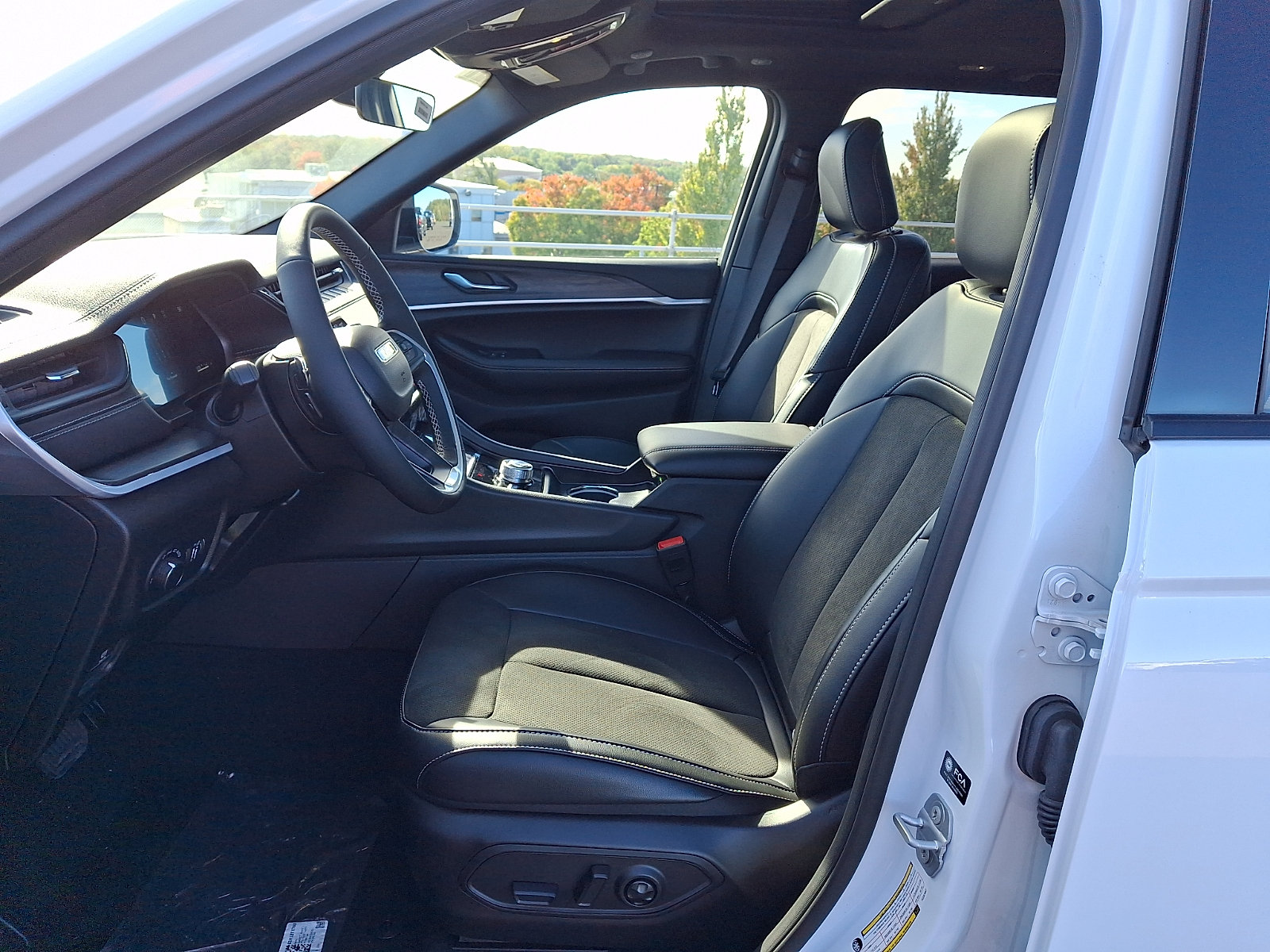New 2026 Jeep Grand Cherokee Altitude AWD/4WD image 5
