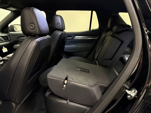 New 2026 GMC Terrain AT4 w/ LPO, Black Badging Package image 21