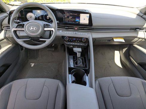 New 2024 Hyundai Elantra SEL w/ Convenience Package image 9