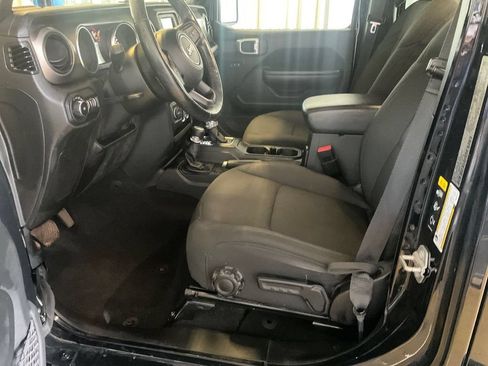 Used 2020 Jeep Wrangler Unlimited Sport S AWD/4WD image 3
