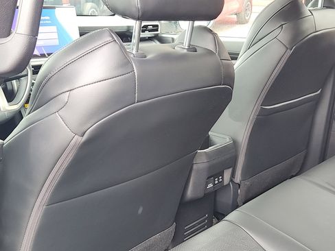 Used 2024 Toyota Tacoma TRD Sport image 23