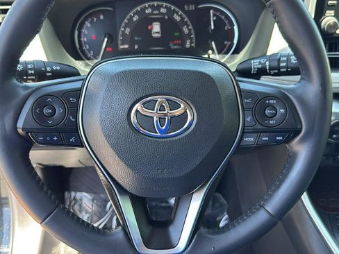 Used 2019 Toyota RAV4 Limited image 9