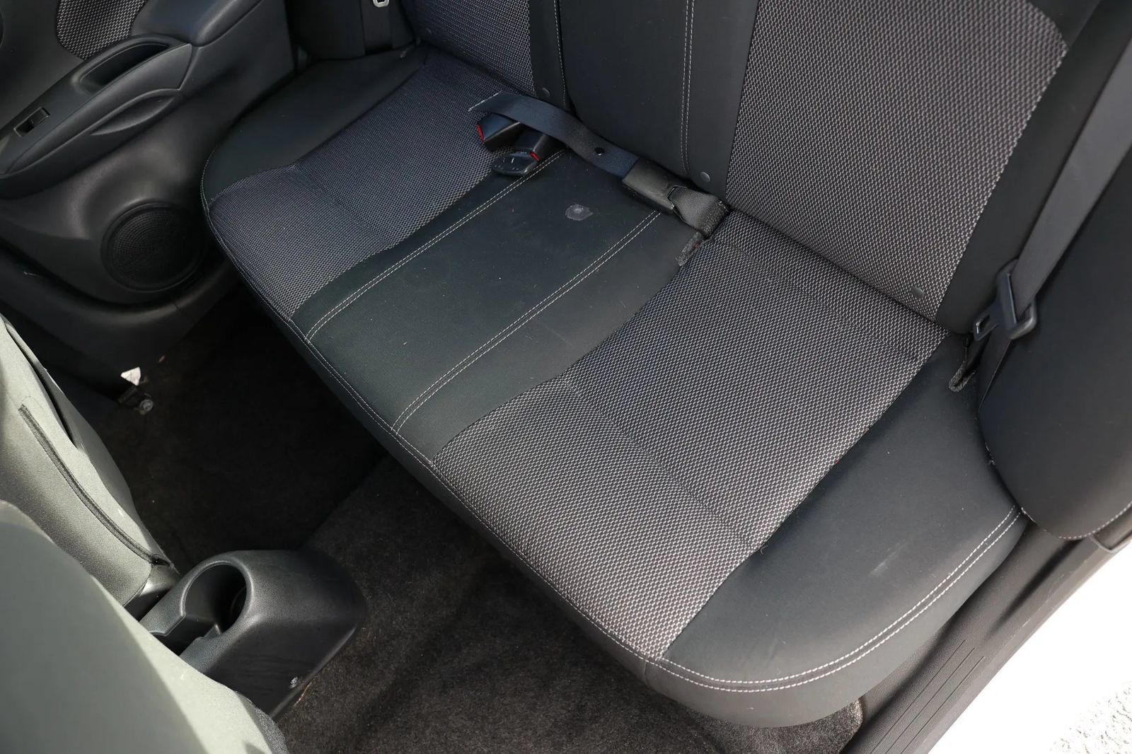 Used 2018 Nissan Versa SV FWD image 19
