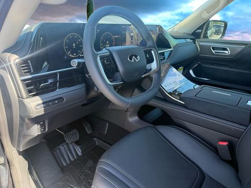 New 2026 INFINITI QX80 Luxe image 9