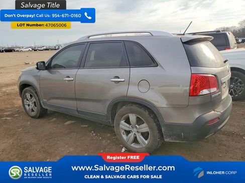 Used 2013 Kia Sorento EX w/ EX V6 Premium Pkg AWD/4WD image 3