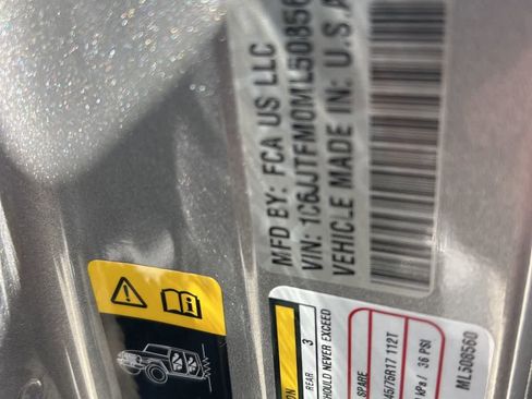 Used 2021 Jeep Gladiator Overland w/ Popular Equipment Package image 18