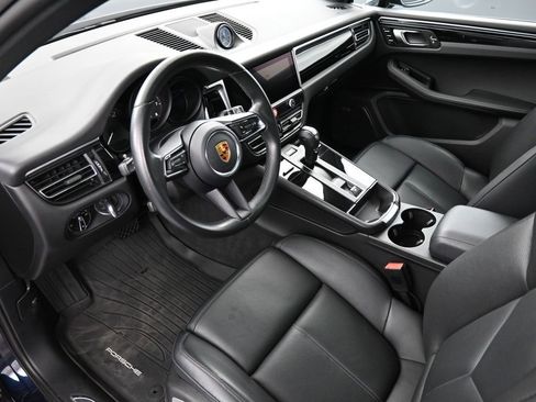Certified 2023 Porsche Macan Turbo AWD/4WD image 4