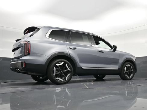 Used 2025 Kia Telluride EX FWD image 28