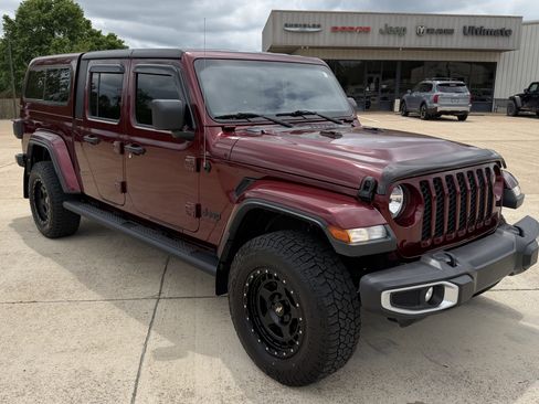 Used 2021 Jeep Gladiator Sport AWD/4WD image 12