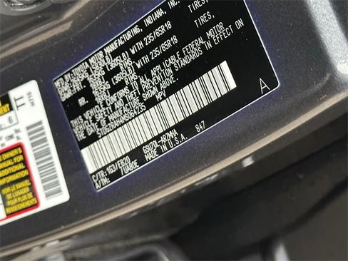 Used 2021 Toyota Highlander XLE image 10