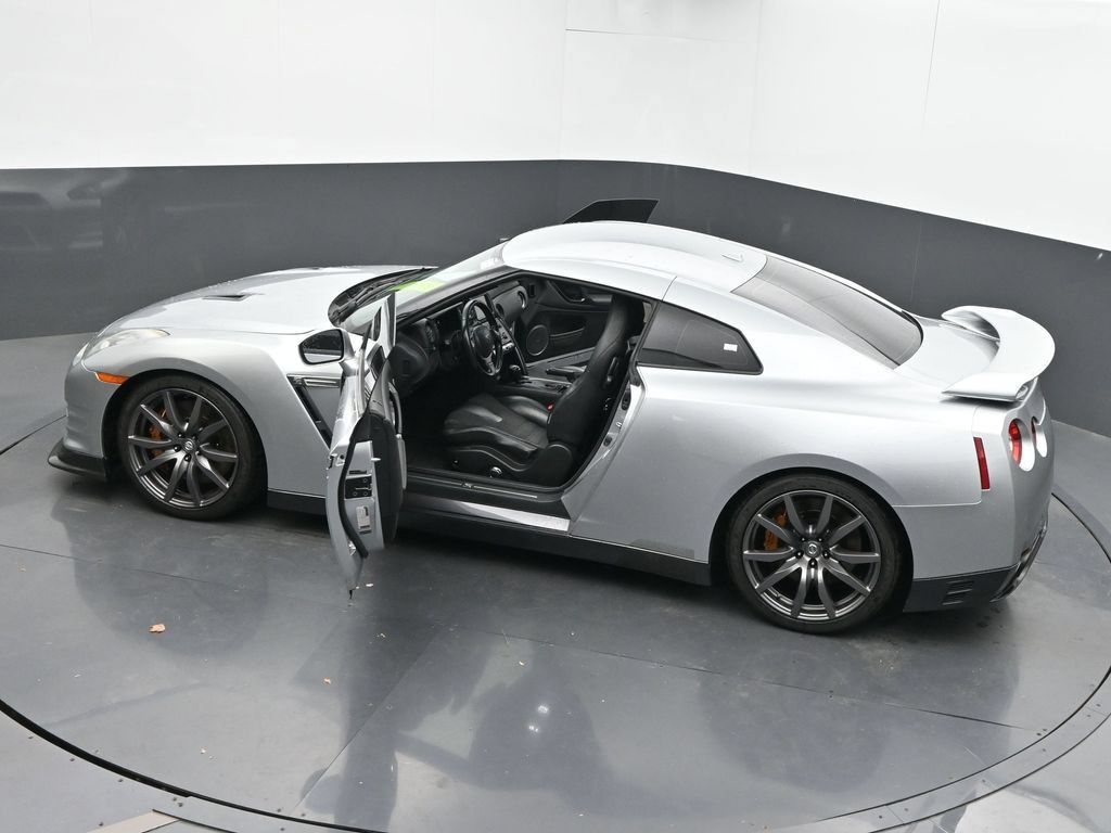 Used 2012 Nissan GT-R Premium AWD/4WD image 63