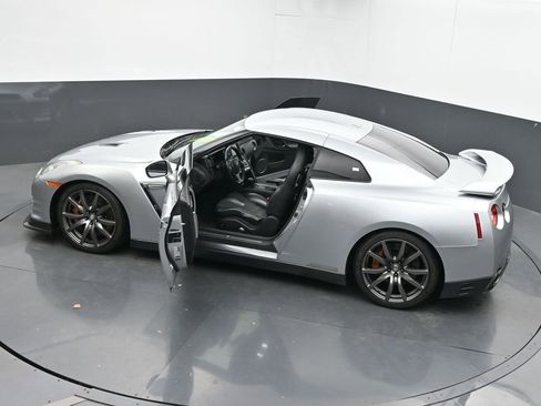 Used 2012 Nissan GT-R Premium AWD/4WD image 63