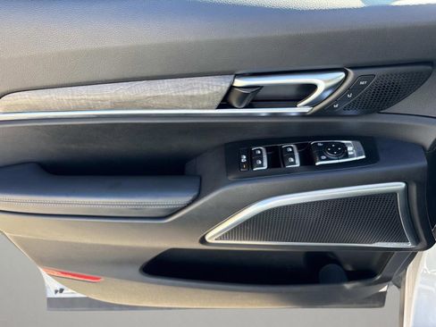 Used 2022 Kia Telluride SX w/ SX Prestige Package image 25