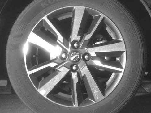 Used 2025 Nissan Versa SV image 13