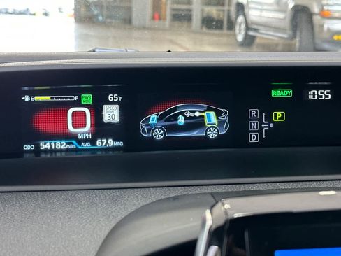 Used 2022 Toyota Prius Prime LE image 28