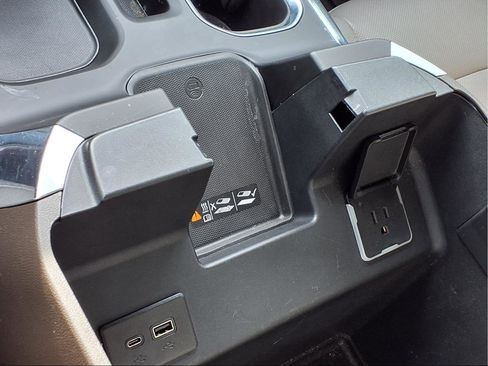 Used 2022 GMC Sierra 1500 SLT w/ SLT Premium Plus Package image 12