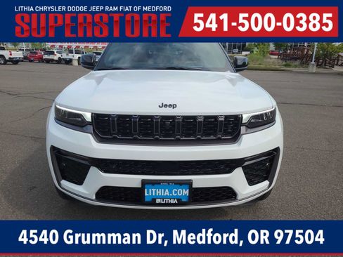 New 2026 Jeep Grand Cherokee Summit w/ Obsidian Package AWD/4WD image 14