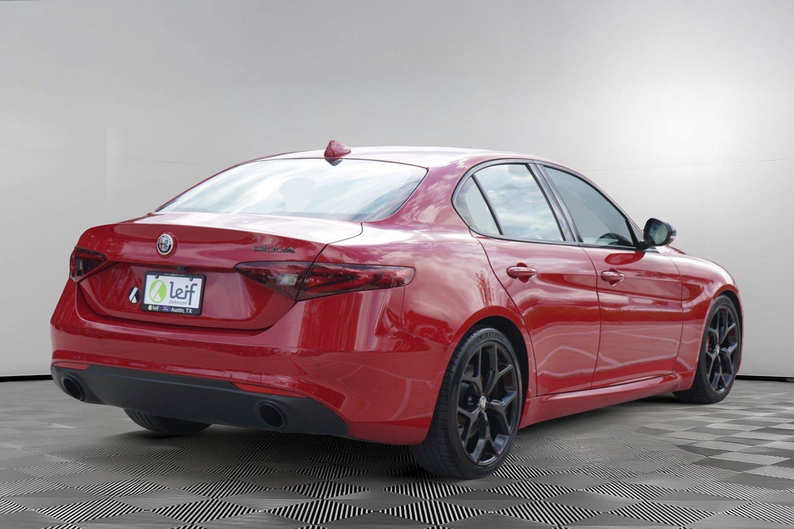Used 2020 Alfa Romeo Giulia w/ Nero Edizione RWD image 5