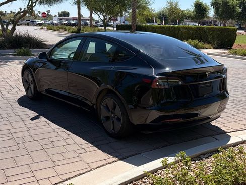 Used 2022 Tesla Model 3 RWD image 4