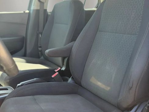 Used 2020 Chevrolet Trax LS FWD image 10