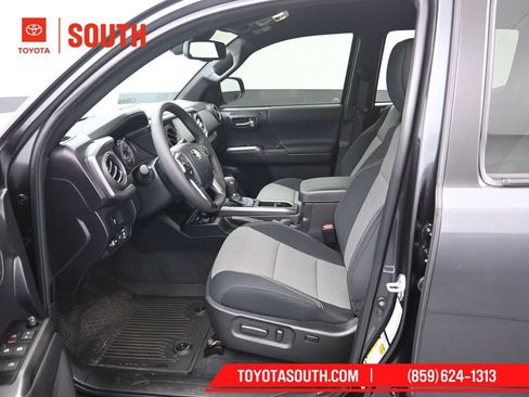Used 2023 Toyota Tacoma TRD Off-Road image 9