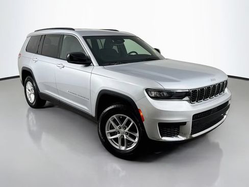 Used 2024 Jeep Grand Cherokee L Laredo w/ Trailer Tow Package AWD/4WD image 3