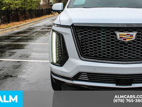 Used 2026 Cadillac Escalade ESV Platinum Sport image 12