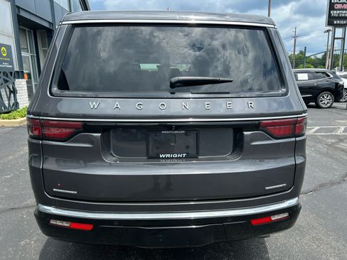 Used 2022 Jeep Wagoneer Series II w/ Premium Group I AWD/4WD image 10
