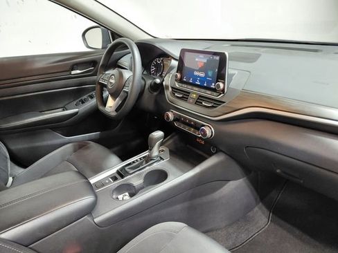 Used 2025 Nissan Altima 2.5 SV image 24