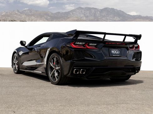 Used 2023 Chevrolet Corvette Stingray Premium Conv w/ Z51 Performance Package RWD image 4