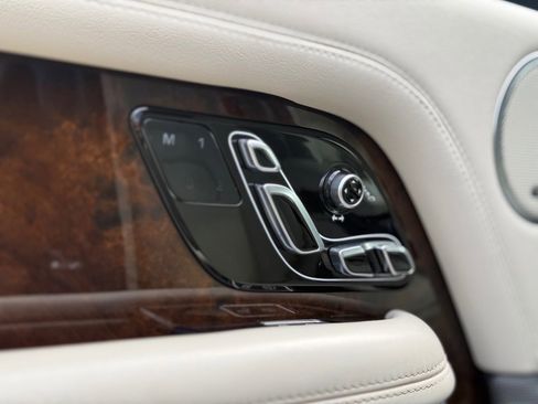 Used 2019 Land Rover Range Rover Supercharged AWD/4WD image 17