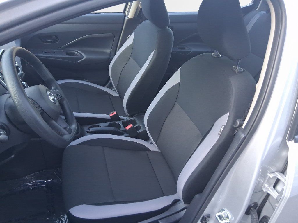 Used 2025 Nissan Versa S FWD image 12