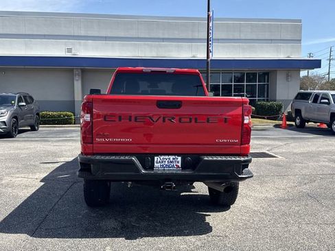Used 2024 Chevrolet Silverado 2500 Custom w/ Custom Convenience Package image 6