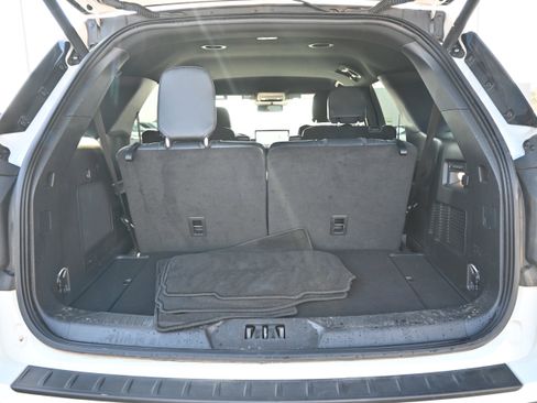 Used 2025 Ford Explorer ST-Line w/ Premium Package image 34